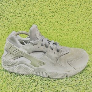 Nike Air Huarache, used condition- men’s size 8, EUR 42.5